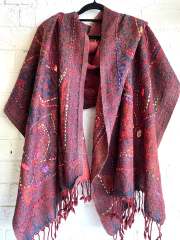 Embroidered Woollen shawl Pink tones